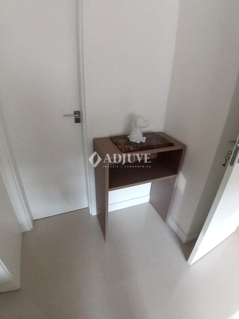 Apartamento à venda com 1 quarto, 45m² - Foto 11