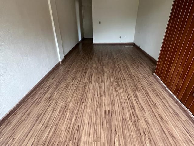 Apartamento 2 quartos e 1 banheiro, à venda, no bairro Bingen em Petrópolis