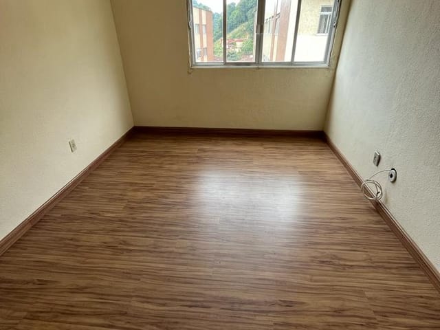 Apartamento 2 quartos e 1 banheiro, à venda, no bairro Bingen em Petrópolis