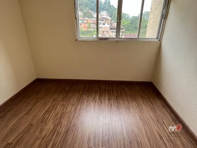 Apartamento 2 quartos e 1 banheiro, à venda, no bairro Bingen em Petrópolis