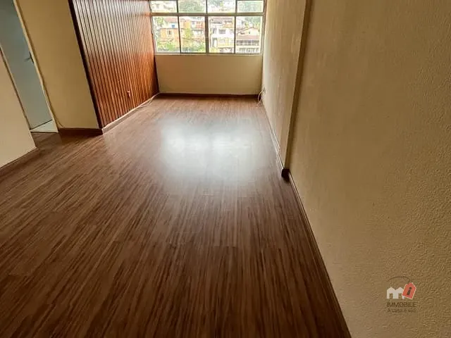 Apartamento 2 quartos e 1 banheiro, à venda, no bairro Bingen em Petrópolis