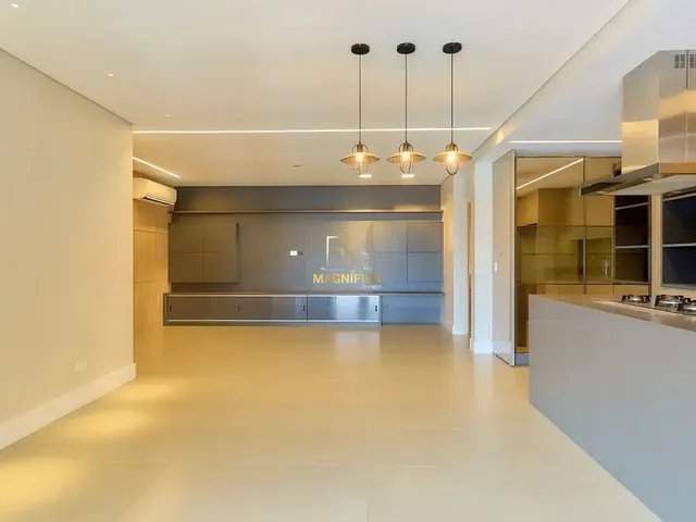 Apartamento 3 quartos e 7 banheiros, à venda, no bairro Água Verde em Curitiba