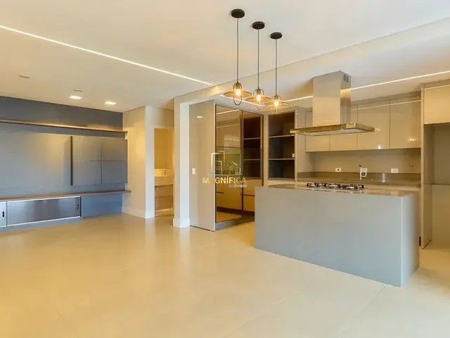Apartamento 3 quartos e 7 banheiros, à venda, no bairro Água Verde em Curitiba