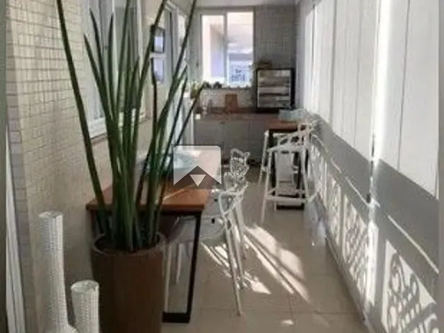 Apartamento com 117m² 3 quartos e 3 banheiros, à venda, no bairro Camboinhas em Niterói