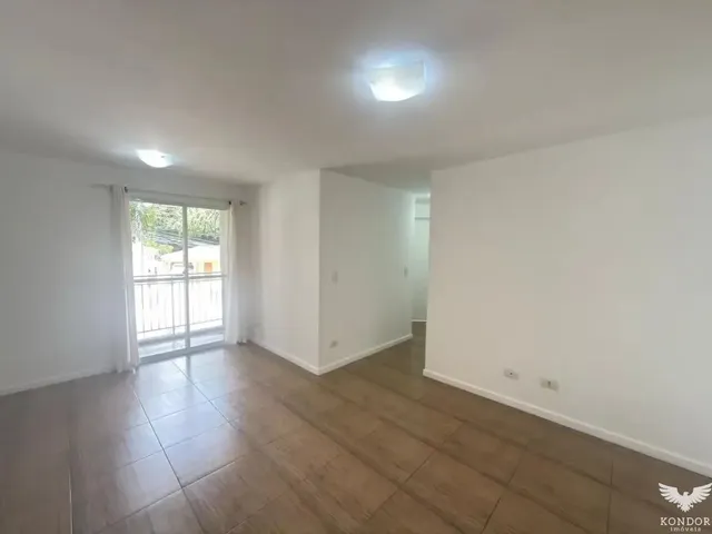 Apartamento 3 quartos e 2 banheiros, para alugar, no bairro Santa Felicidade em Curitiba