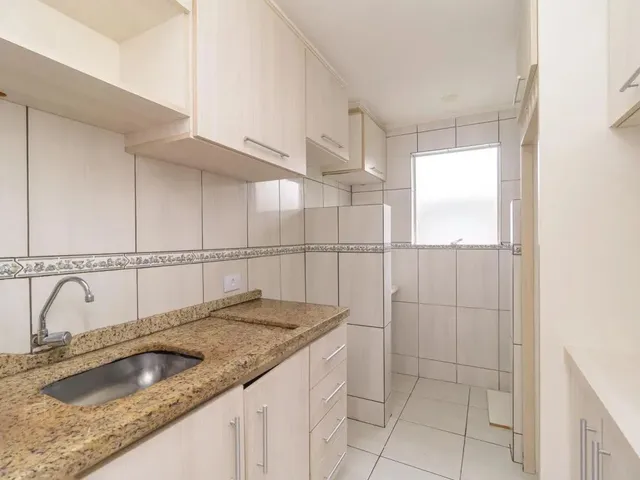 Apartamento 2 quartos e 1 banheiro, para alugar, no bairro Campo Comprido em Curitiba