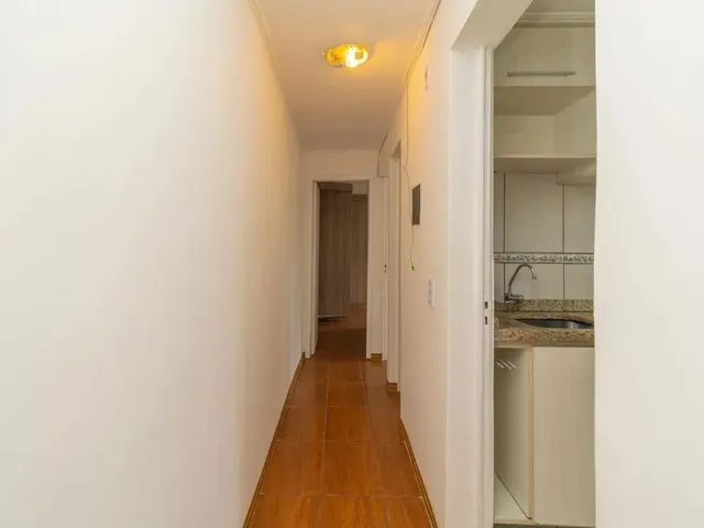 Apartamento 2 quartos e 1 banheiro, para alugar, no bairro Campo Comprido em Curitiba