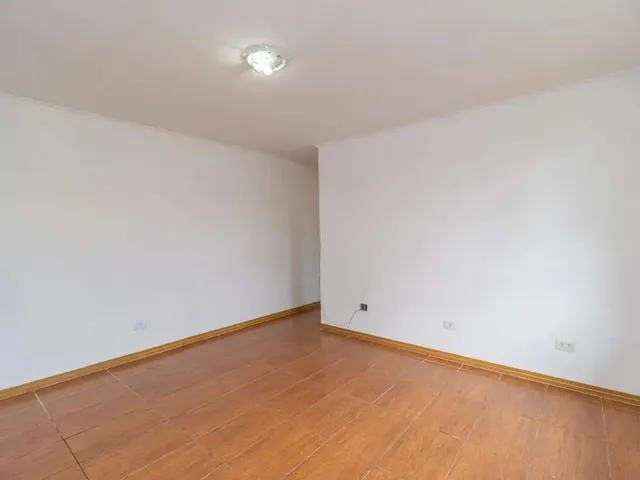Apartamento 2 quartos e 1 banheiro, para alugar, no bairro Campo Comprido em Curitiba