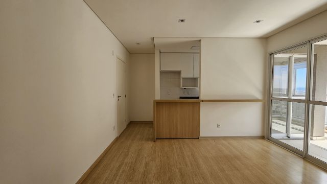 Apartamento com 104m² 3 quartos e 2 banheiros, à venda, no bairro Centro em Londrina