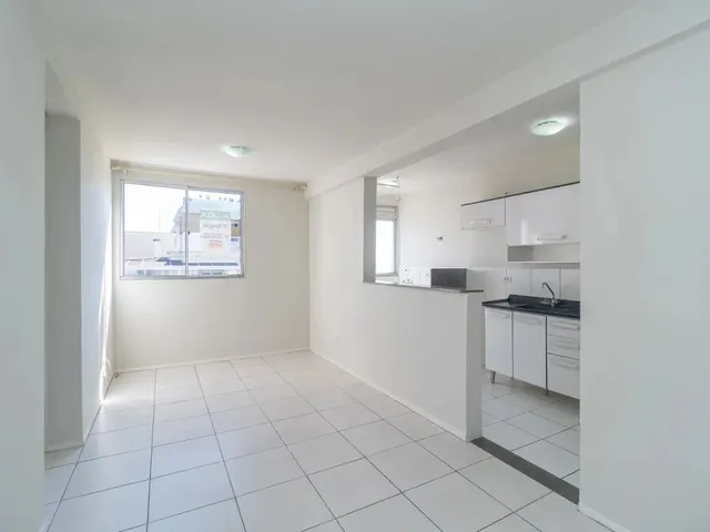 Apartamento 2 quartos e 1 banheiro, para alugar, no bairro Portão em Curitiba