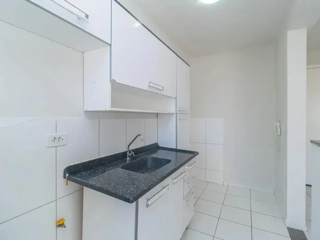 Apartamento 2 quartos e 1 banheiro, para alugar, no bairro Portão em Curitiba