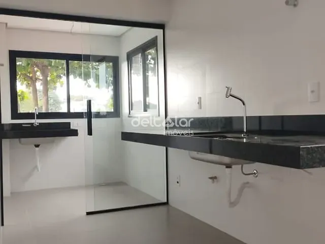 Apartamento com 77m² 3 quartos e 2 banheiros, à venda, no bairro Planalto em Belo Horizonte