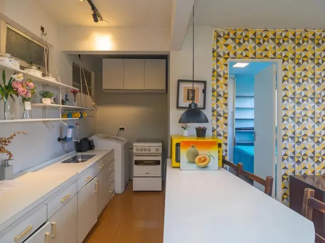 Apartamento 1 quarto e 1 banheiro, para alugar, no bairro Centro em Curitiba