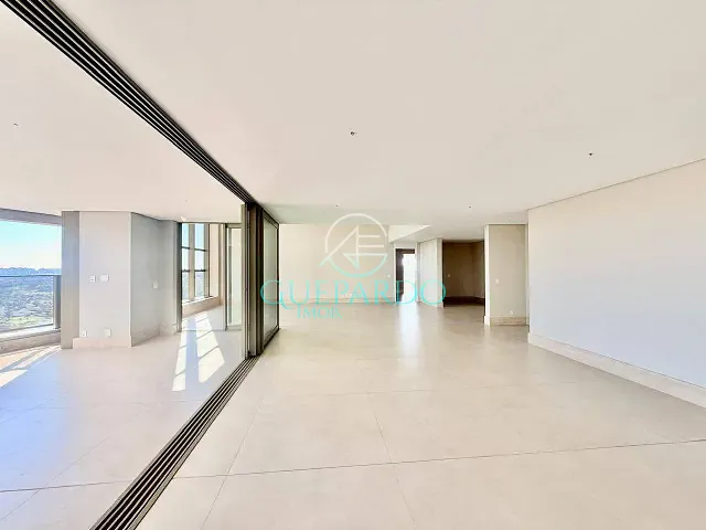 Apartamento com 633m² 4 quartos e 5 banheiros, à venda, no bairro Bela Suiça em Londrina