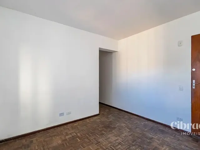 Apartamento 1 quarto e 1 banheiro, para alugar, no bairro Centro em Curitiba