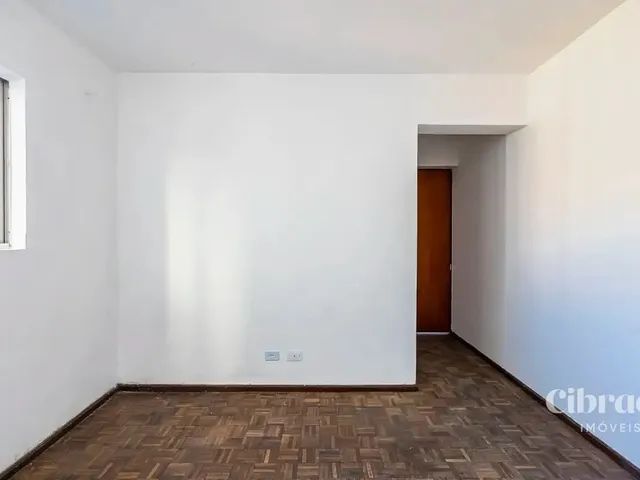 Apartamento 1 quarto e 1 banheiro, para alugar, no bairro Centro em Curitiba