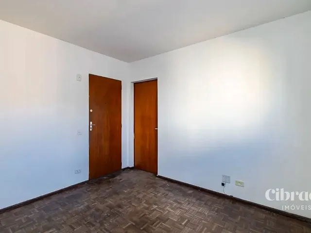 Apartamento 1 quarto e 1 banheiro, para alugar, no bairro Centro em Curitiba