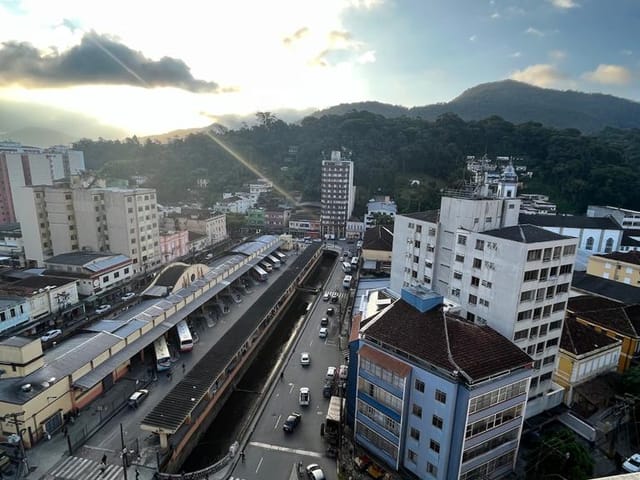 Apartamento 2 quartos e 2 banheiros, para alugar, no bairro Centro em Petrópolis