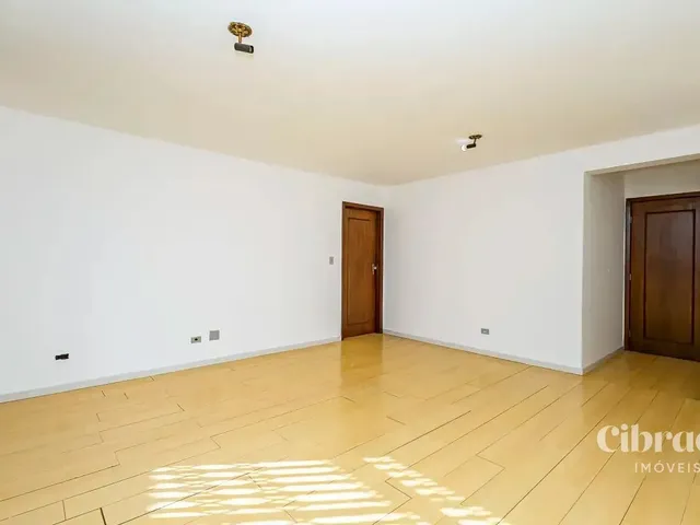 Apartamento 3 quartos e 2 banheiros, para alugar, no bairro Alto da Glória em Curitiba