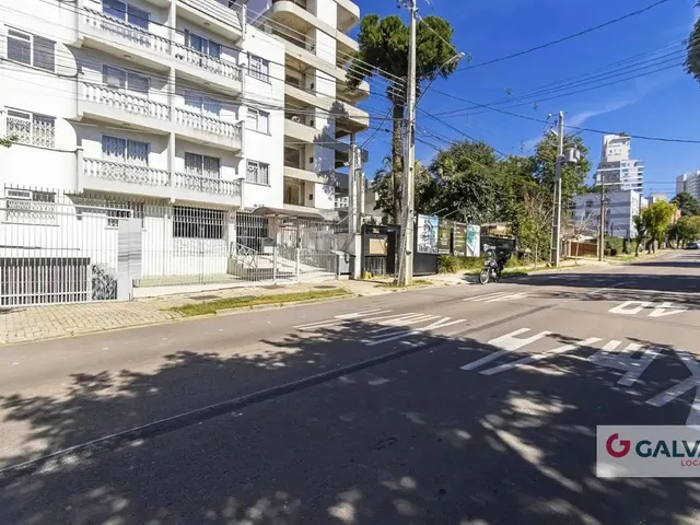 Apartamento 2 quartos e 1 banheiro, para alugar, no bairro Água Verde em Curitiba