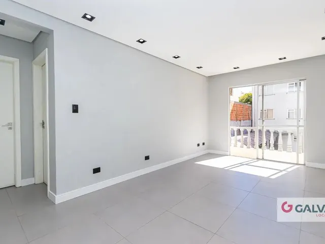 Apartamento 2 quartos e 1 banheiro, para alugar, no bairro Água Verde em Curitiba