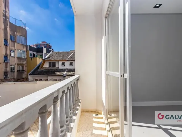 Apartamento 2 quartos e 1 banheiro, para alugar, no bairro Água Verde em Curitiba