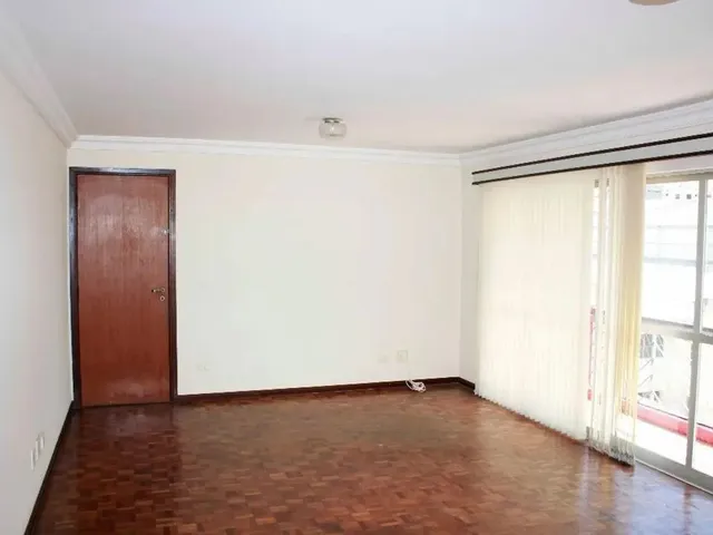 Apartamento 3 quartos e 1 banheiro, para alugar, no bairro Água Verde em Curitiba