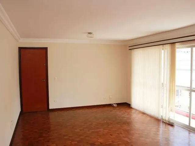 Apartamento 3 quartos e 1 banheiro, para alugar, no bairro Água Verde em Curitiba
