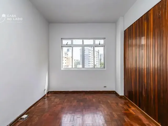 Apartamento 1 quarto e 1 banheiro, para alugar, no bairro Centro em Curitiba
