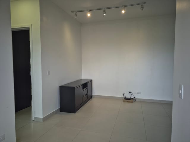 Apartamento 2 quartos e 1 banheiro, à venda, no bairro Boqueirão em Curitiba