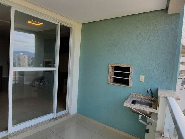 Apartamento com 130m² 3 quartos e 2 banheiros, à venda, no bairro Estreito em Florianópolis