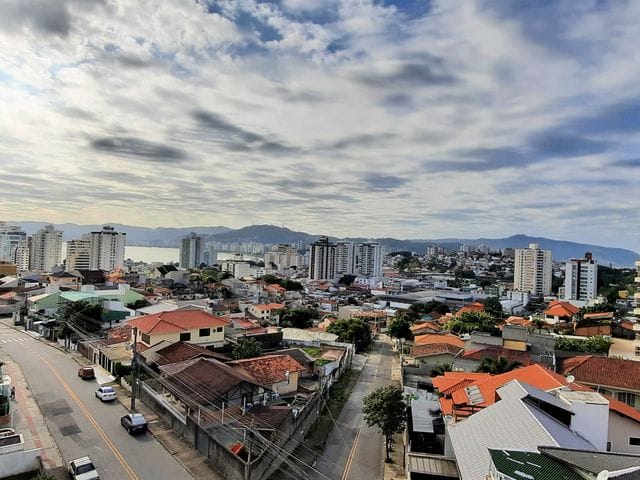 Apartamento com 130m² 3 quartos e 2 banheiros, à venda, no bairro Estreito em Florianópolis