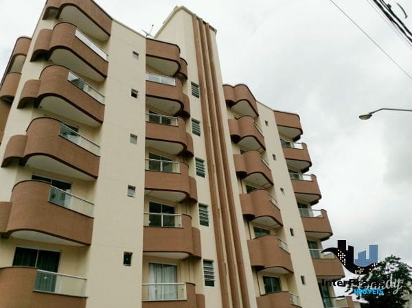 Apartamento à venda, no bairro Meia Praia em Itapema