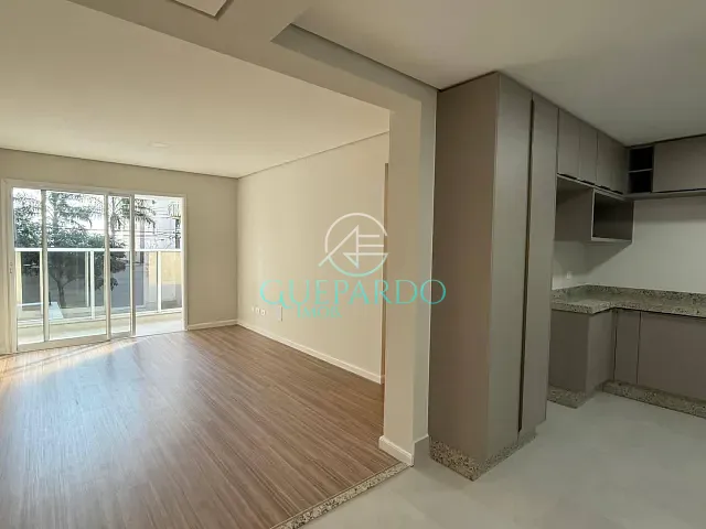 Apartamento com 129m² 3 quartos e 2 banheiros, à venda, no bairro Judith em Londrina