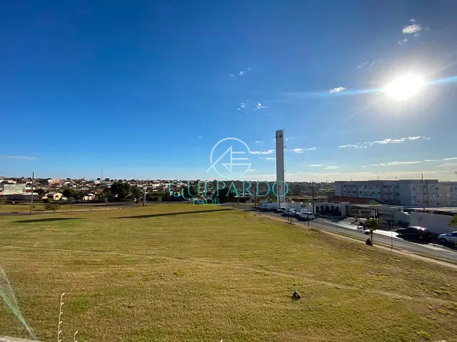 Apartamento com 62m² 2 quartos e 1 banheiro, à venda, no bairro Parigot de Souza 2 em Londrina