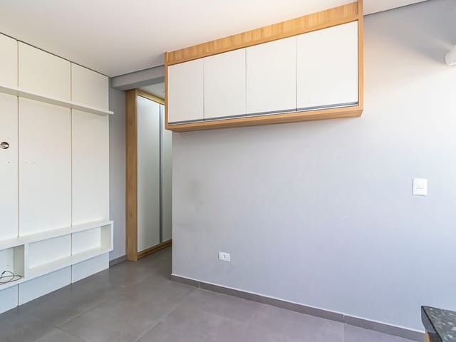 Apartamento 1 quarto e 1 banheiro, para alugar, no bairro Cajuru em Curitiba