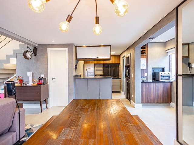 Apartamento 2 quartos e 2 banheiros, à venda, no bairro Cabral em Curitiba