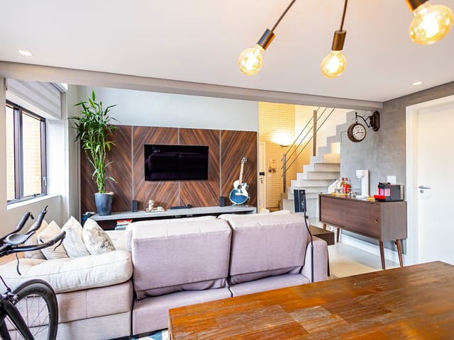 Apartamento 2 quartos e 2 banheiros, à venda, no bairro Cabral em Curitiba