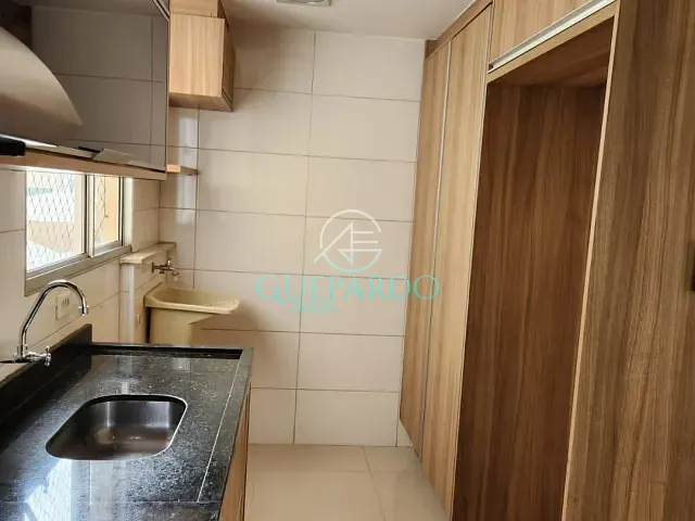 Apartamento com 65m² 3 quartos e 1 banheiro, à venda, no bairro Conjunto Habitacional Santiago II em Londrina