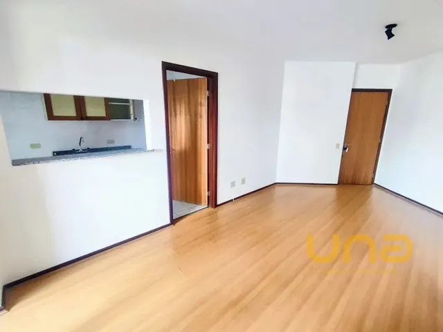 Apartamento 1 quarto e 1 banheiro, para alugar, no bairro CENTRO em Curitiba
