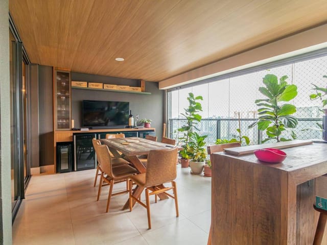Apartamento 4 quartos e 6 banheiros, à venda ou para alugar, no bairro Jardim Fonte do Morumbi em São Paulo