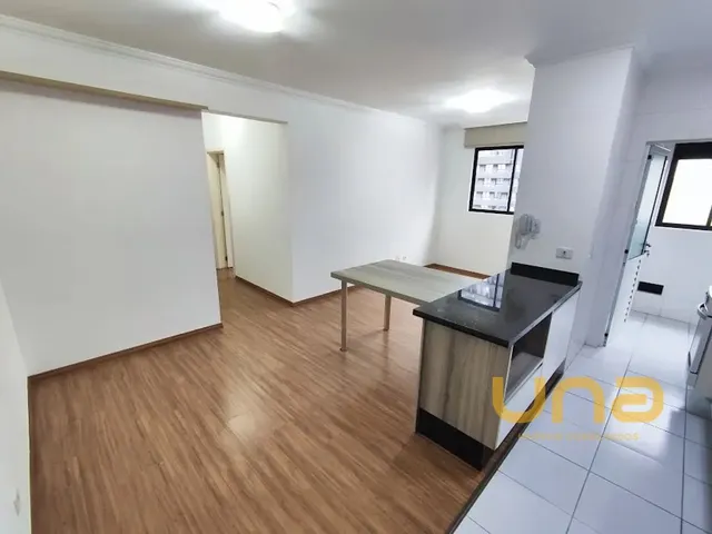 Apartamento 2 quartos e 1 banheiro, para alugar, no bairro CENTRO em Curitiba