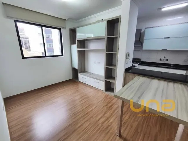 Apartamento 2 quartos e 1 banheiro, para alugar, no bairro CENTRO em Curitiba