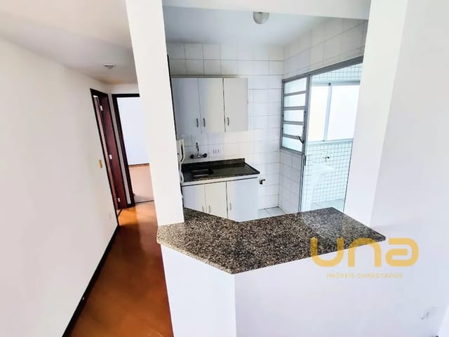 Apartamento 2 quartos e 2 banheiros, para alugar, no bairro CENTRO em Curitiba