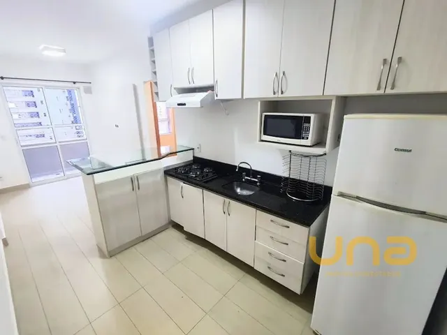 Apartamento 2 quartos e 1 banheiro, para alugar, no bairro CENTRO em Curitiba