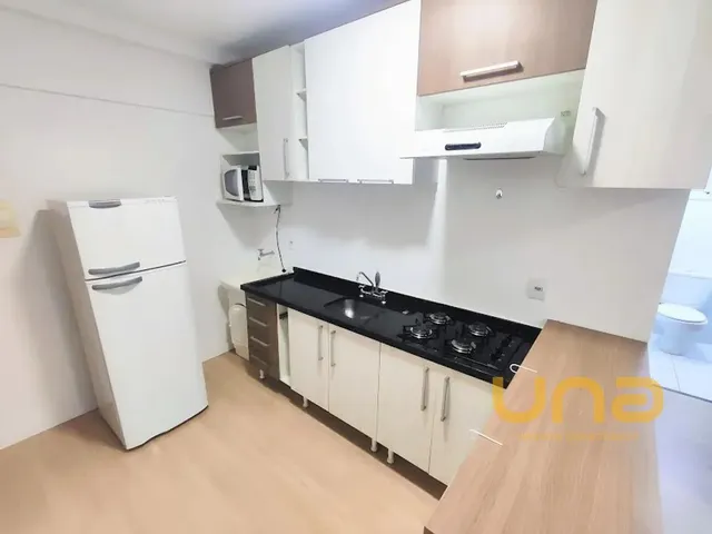 Apartamento 2 quartos e 2 banheiros, para alugar, no bairro CENTRO em Curitiba