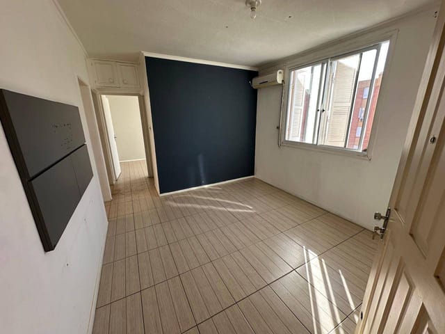 Apartamento com 55m² 3 quartos e 1 banheiro, à venda, no bairro Centro em Pelotas
