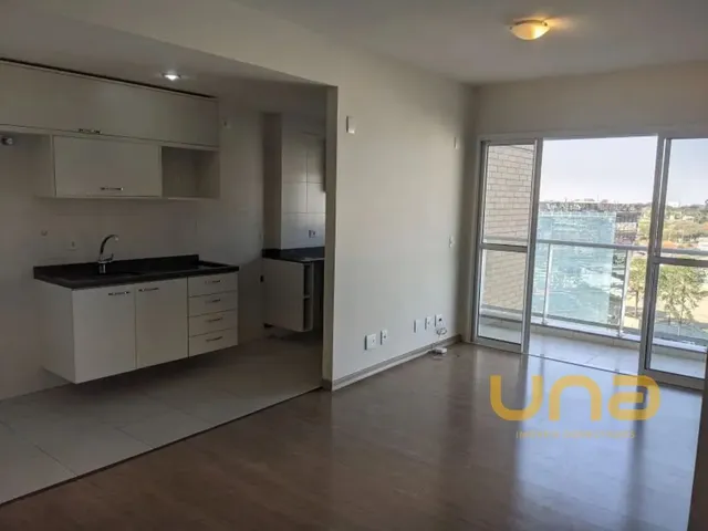 Apartamento 3 quartos e 2 banheiros, à venda, no bairro CRISTO REI em Curitiba