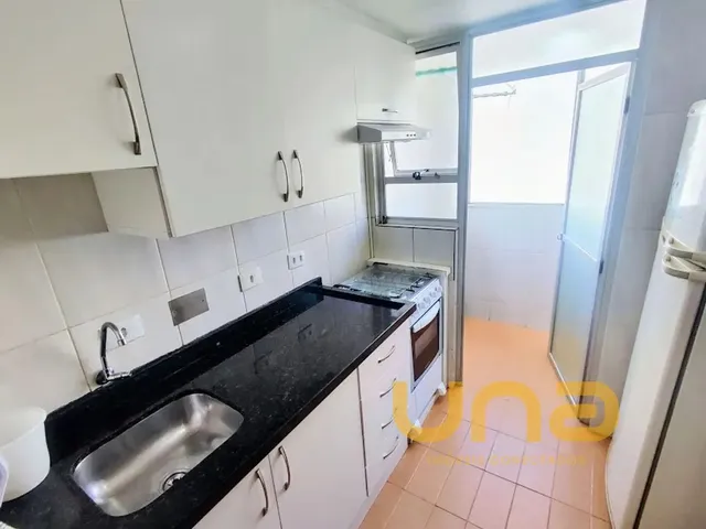 Apartamento 2 quartos e 1 banheiro, para alugar, no bairro CENTRO em Curitiba