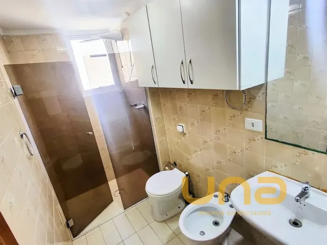 Apartamento 2 quartos e 1 banheiro, para alugar, no bairro CENTRO em Curitiba